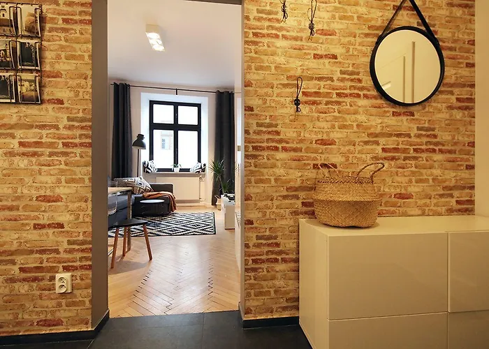 Mint Luxury At The Main Square Apartment *