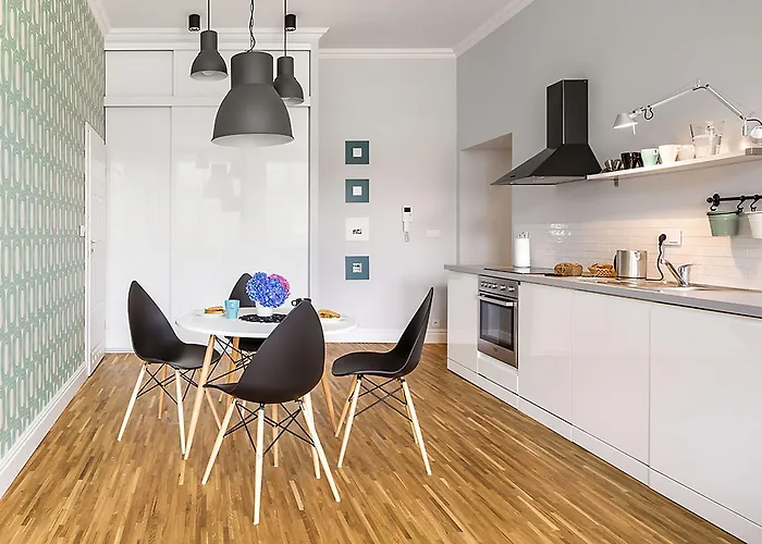 Mint Luxury At The Main Square Apartment *