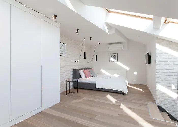 Mint Luxury At The Main Square Apartment