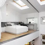 Mint Luxury At The Main Square Apartment