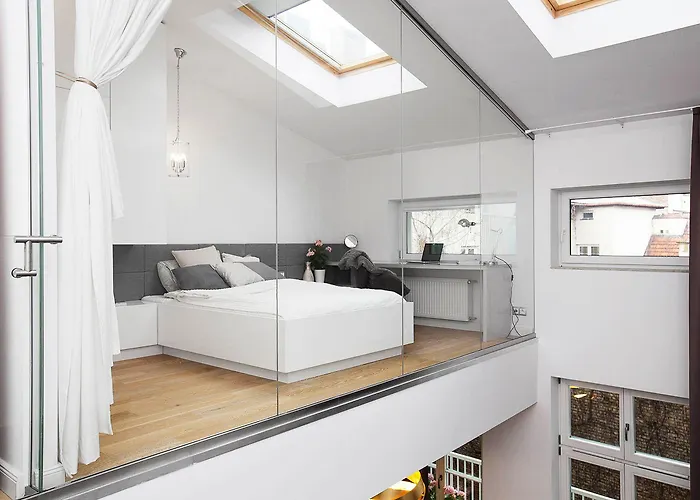 Mint Luxury At The Main Square Apartment