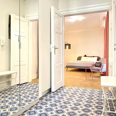 Daire Mint Luxury At The Main Square *